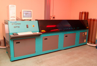 ロータリースクリーン用レーザー露光型ダイレクト彫刻機